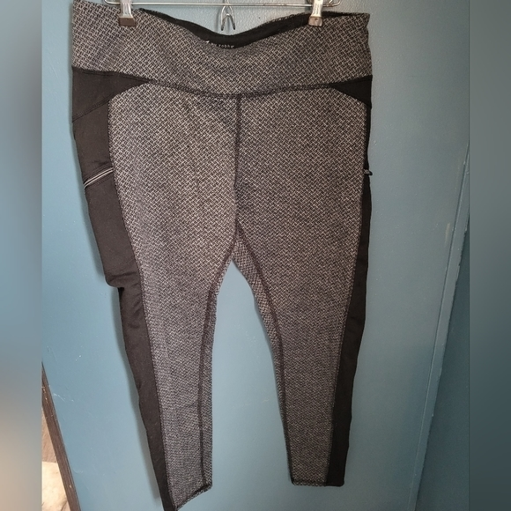 Z by Zobha size XL leggings w zipper side pockets